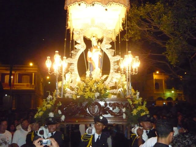 La Conchita saliendo de Catedral, despues de la bajada
